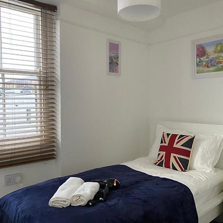 Comfy Private Rooms In Camden Town, Central London Exterior photo