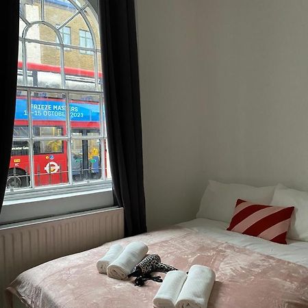 Comfy Private Rooms In Camden Town, Central London Exterior photo